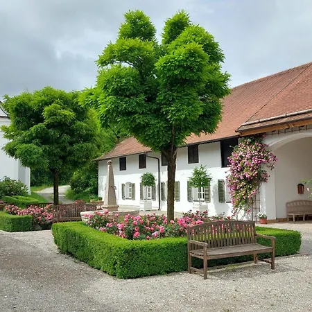 Gutshof In Seenaehe